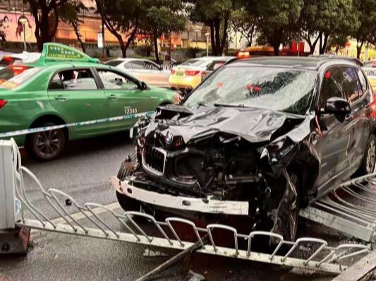 廣州寶馬車沖撞人群 致多人死傷 始料未及真相簡(jiǎn)直令人震驚