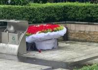 情人節(jié)的垃圾桶成了“致富秘笈”? 原因讓人太崩潰