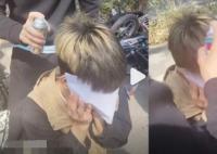 黃發(fā)小伙為進廠應聘現場噴黑頭發(fā) 原因曝光實在是心酸