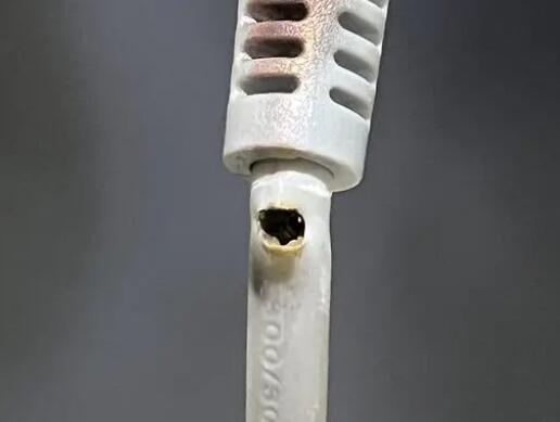 女子稱卷發(fā)棒爆炸致手臂二度燙傷 到底是什么情況?