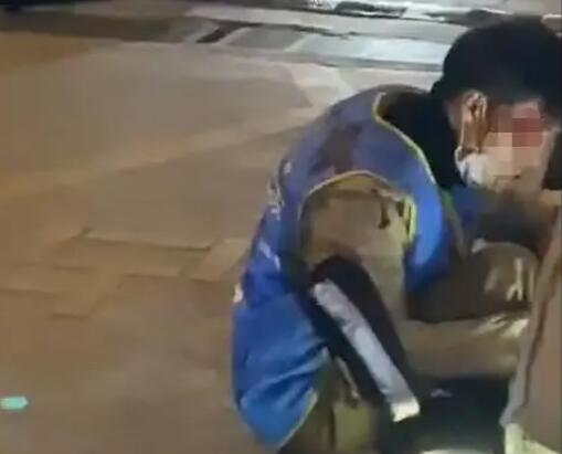 警方回應(yīng)女子跳樓砸傷外賣小哥 到底是什么情況?
