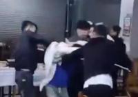 廣西一男子被多人輪番用酒瓶砸頭 背后真相曝光簡(jiǎn)直太驚人了