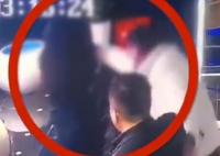 女子KTV遭陌生男子襲胸 警方回應(yīng) 具體事件經(jīng)過(guò)是什么?