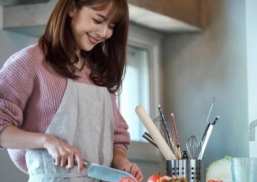 主婦起訴離婚才知丈夫年薪300萬 到底是什么情況?