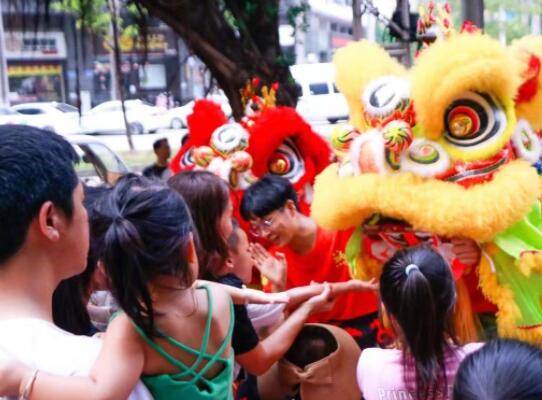 6位00后女孩苦練醒獅 原因竟是這樣實(shí)在是太意外了