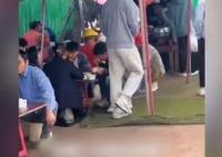 大學生組團到工地吃13元盒飯 真相揭露真的令人大吃一驚