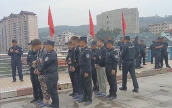 男子緬北戴手銬敲鍵盤 哭求別嘎腰子 真相離奇讓人直呼太意外