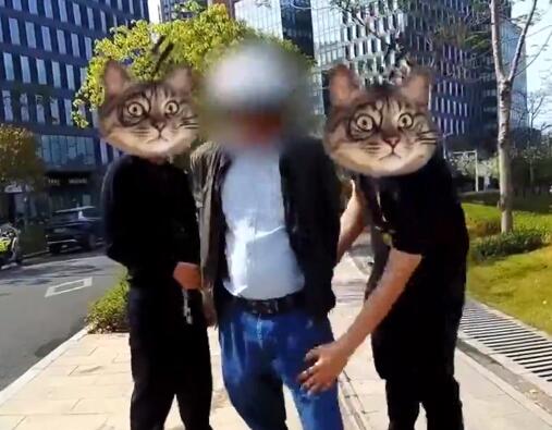 民警從嫌疑人褲兜掏出眼鏡蛇 真相曝光簡直太驚人了