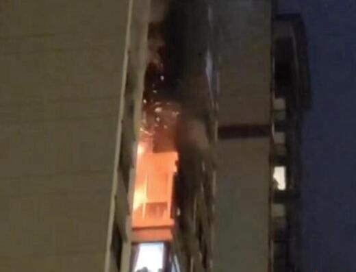 房屋起火9歲男童窗外求救后墜亡 真相揭露真的令人大吃一驚