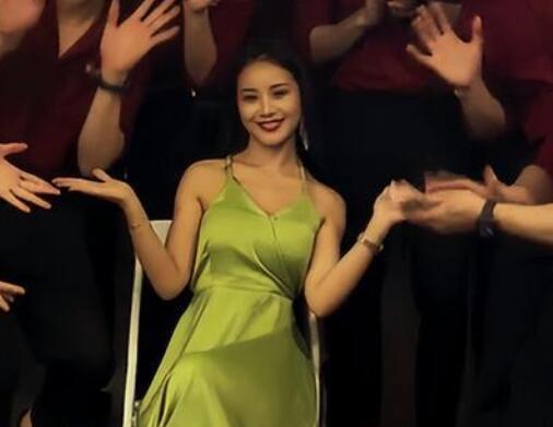 網(wǎng)紅美七777在新加坡報平安 否認炒作蹭流量