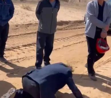 水務(wù)公司回應(yīng)萬畝林場主跪地求供水 真相揭露真的令人大吃一驚