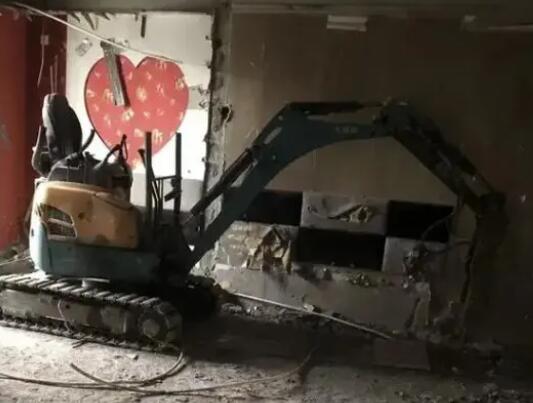 承重墻被砸1.6億賠款誰(shuí)來(lái)出? 結(jié)果真的令人大吃一驚