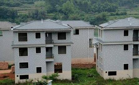 男子花10萬(wàn)塊買了8套房 真相揭露真的令人大吃一驚