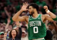 塔圖姆51分 塔圖姆砍下51分13個籃板5次助攻