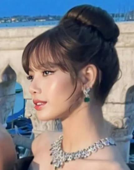 Lisa劉亦菲贊達(dá)亞同框 視覺(jué)盛宴和精神享