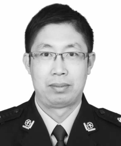 48歲交警被拖行700余米犧牲 事件始末是什么?