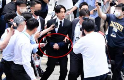 劉亞仁受訪時被路人潑水 為什么這么做原因是什么? 