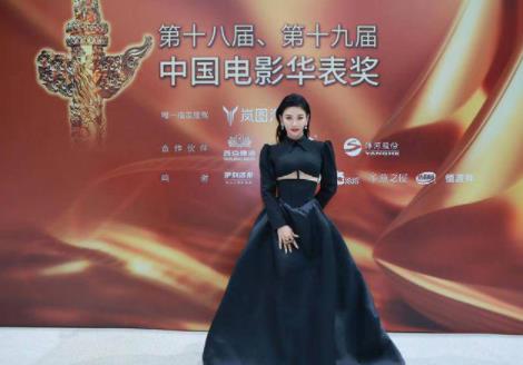 黃奕擅拿展品拍照被美術(shù)館批評(píng) 背后原因簡(jiǎn)直驚呆了眾人