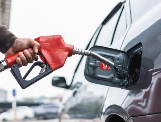 誰來拯救岌岌可危的油價? 原因揭秘直接讓人傻眼了