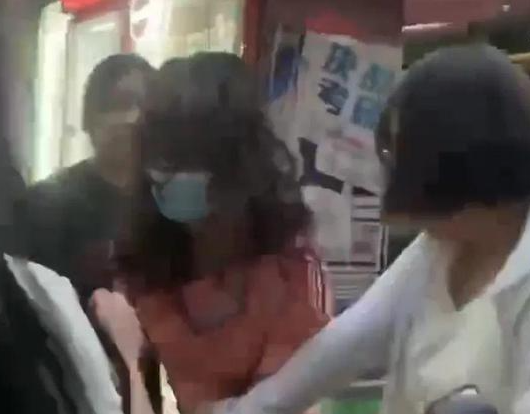 男子扮女裝偷拍鄭大女澡堂:系畢業(yè)生 真相曝光簡直太驚人了