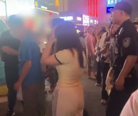 大爺摸女子屁股被逮自扇耳光求饒 真相曝光簡直太驚人了