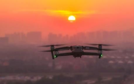 女子稱住17樓未穿衣遭無人機(jī)偷拍 背后真相簡直驚呆了眾人