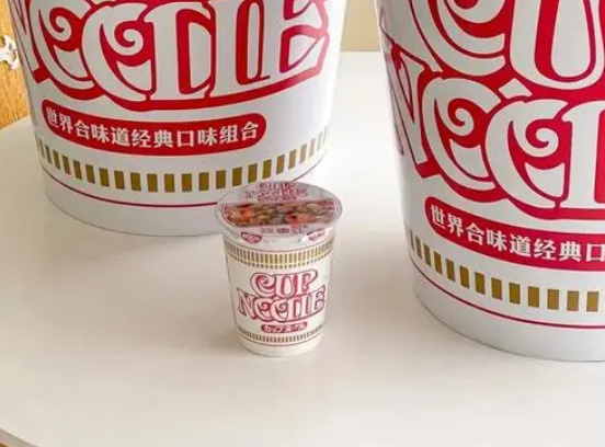 中產(chǎn)的面子藏在1999元的泡面桶里 一上架就被秒光