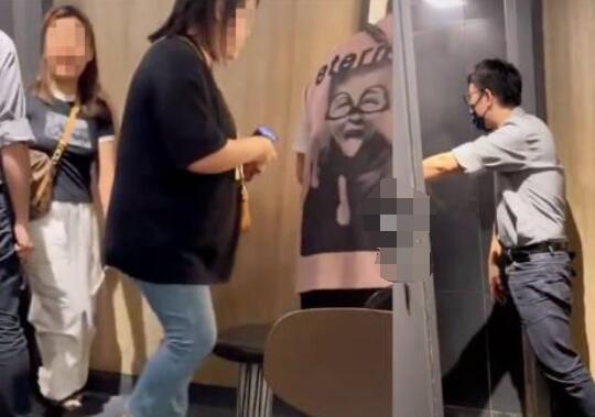 5女子以女廁難等為由進(jìn)餐廳男廁 細(xì)節(jié)揭秘簡直驚呆了眾人