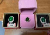 老人送醫(yī)生鉆石被拒后又送翡翠戒指 到底是什么情況?