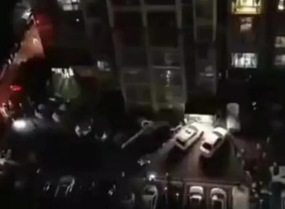 男孩在家燒書(shū)引起失火從18樓跳下 真相揭露真的令人大吃一驚