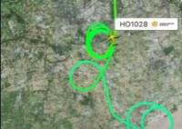 航班因暴雨在空中“愛(ài)的魔力轉(zhuǎn)圈圈” 真相曝光簡(jiǎn)直太驚人了 