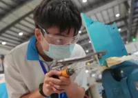 杭州高職小伙一畢業(yè)被開18萬年薪 真相曝光簡直太驚人了 