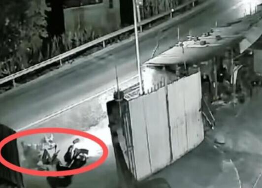 初中生同乘摩托車撞墻致2死1傷 照片曝光實(shí)在是太嚇人了