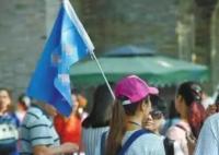 游客投訴強(qiáng)制購(gòu)物被懟刀架脖子上了? 真相到底是什么?