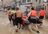 救援人員被喊話先救老人無奈拒絕 真相曝光簡直太驚人了