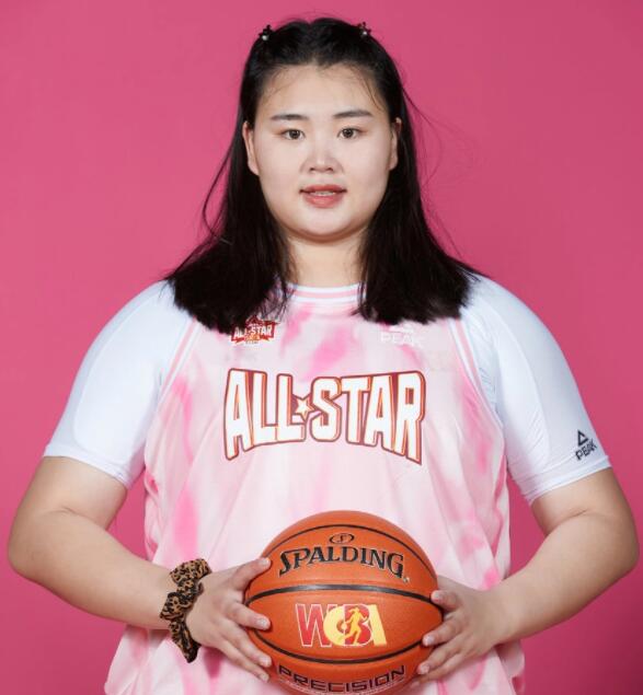 劉禹彤女籃奧尼爾實在是可愛