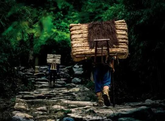 70萬個村莊 欠了9000億? 村級組織平均負(fù)債達(dá)130萬元