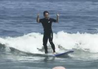 日本政客出新招:到福島沖浪 以“反駁國內外批評處理水”的聲音