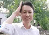 一個(gè)真秀才倒下去 十個(gè)假靳東站起來 出現(xiàn)新頂流了?