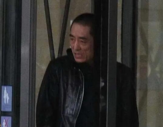 網友吐槽瀏覽器推送張藝謀謠言 關于張藝謀導演去世的不實消息