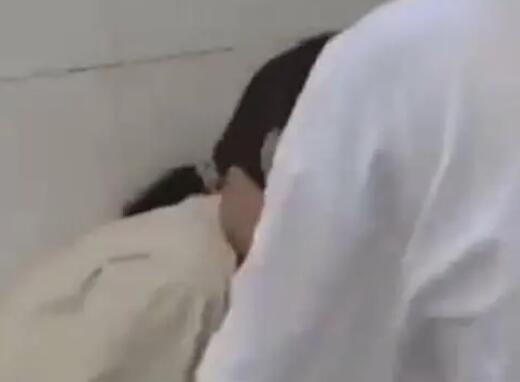 女生遭多人毆打逼下跪 家屬發(fā)聲 她們都是剛升初中相互不認識