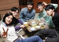 月薪3萬 他們卻選擇長期住青旅 一群年輕人把青旅當家