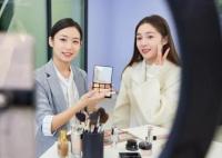 花西子曾揚言要打破價格天花板 眉筆之前是69元現(xiàn)在漲了10元