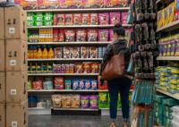 美媒調(diào)查:美國家庭儲蓄正在耗盡 美國經(jīng)濟(jì)的命運也會隨之逆轉(zhuǎn)