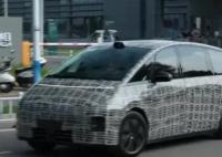 理想MPV撞臉比亞迪20年前概念車 實(shí)現(xiàn)充電12分鐘續(xù)航加500公里