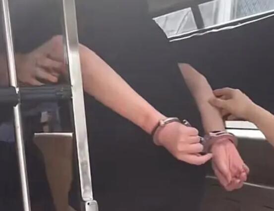 女子為離婚唆使丈夫酒駕雙雙被抓 網(wǎng)友大呼這樣的女人太惡毒