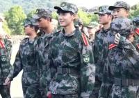 王弘毅軍訓(xùn)照片