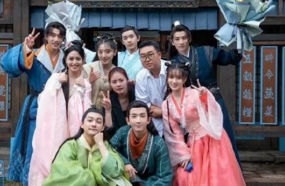 我有一個(gè)朋友女主被孤立怎么回事?