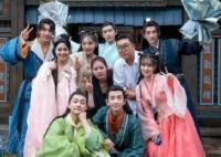 我有一個(gè)朋友女主被孤立怎么回事?