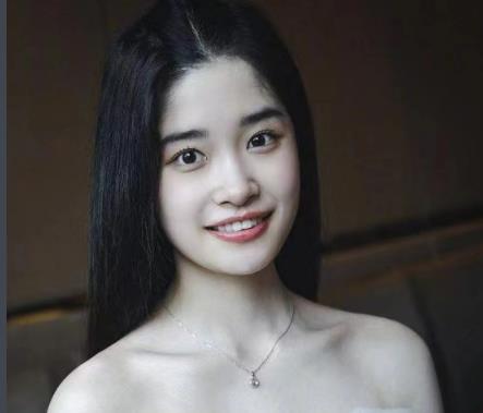 堅(jiān)如磐石黎志田女兒誰(shuí)演的?